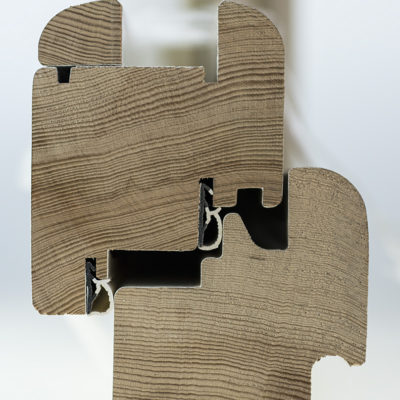 Sezione serramento in legno con guarnizioni