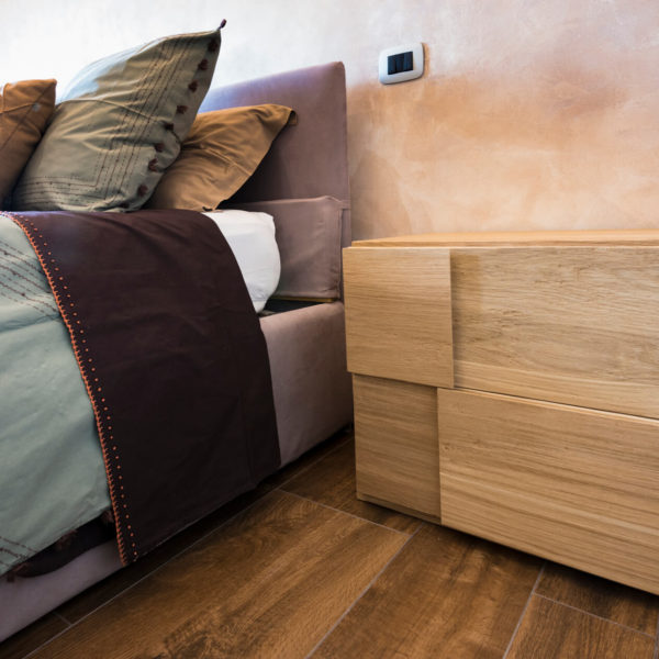Comò in rovere naturale
