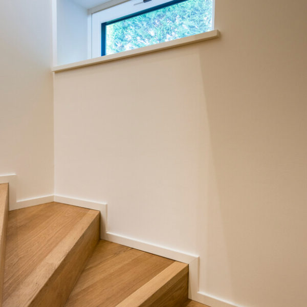 Scala in rovere naturale (Arch. Paola Mazzaglia)