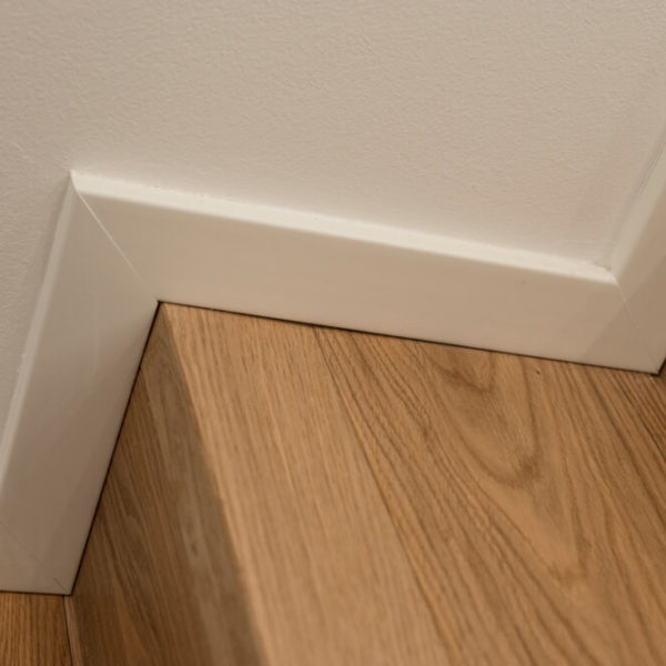 Dettaglio scala in rovere naturale (Arch. Paola Mazzaglia)