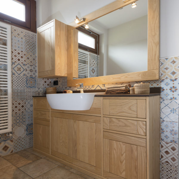 Mobile bagno in rovere naturale