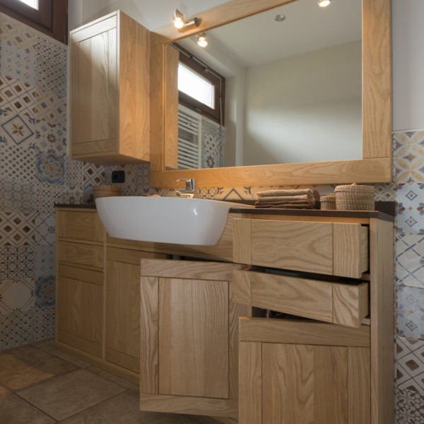 Mobile bagno in rovere naturale