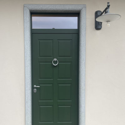 Portoncino laccato in legno massello