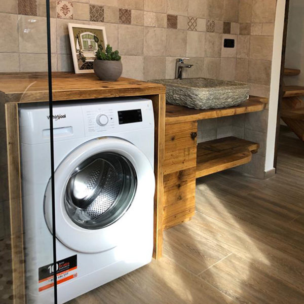 Mobile bagno in larice antico - Falegnameria Donatello