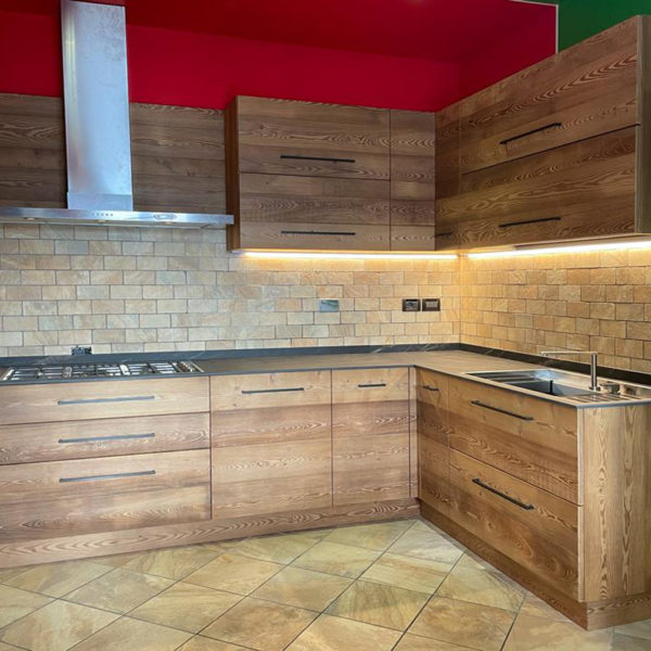 cucina su misura in larice anticato