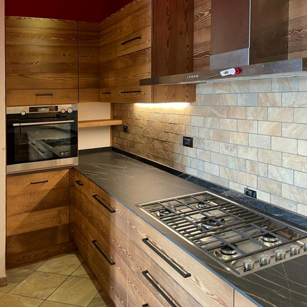 cucina su misura in larice anticato