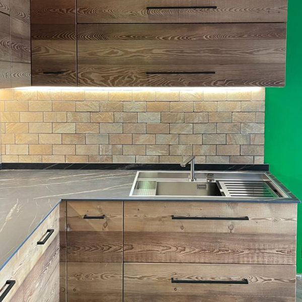 cucina su misura in larice anticato