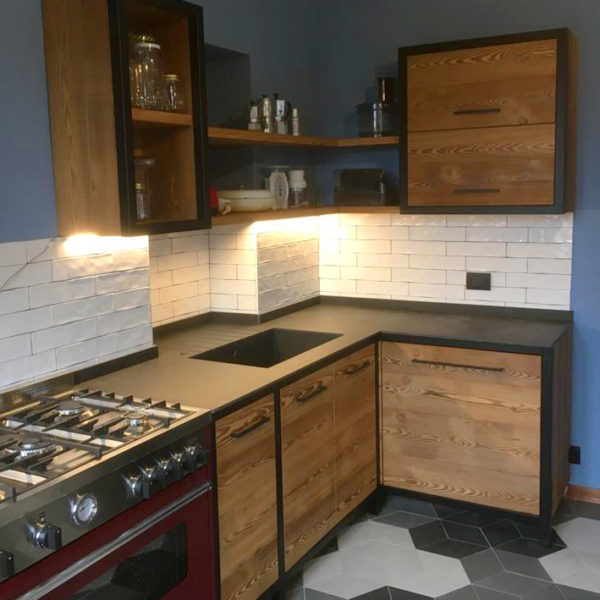 Cucina su misura in larice naturale